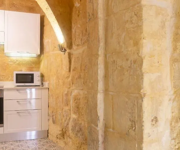 16 Lettings - Charming Character House Tatil Evi Birgu