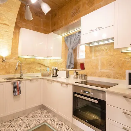 16 Lettings - Charming Character House Ferienhaus *