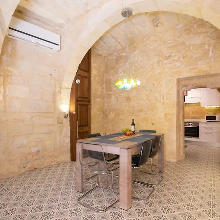 16 Lettings - Charming Character House * Il-Birgu