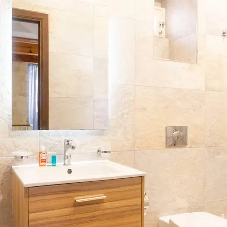 16 Lettings - Charming Character House *