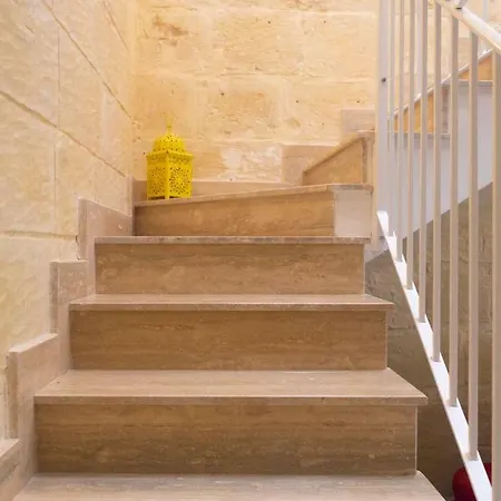 16 Lettings - Charming Character House