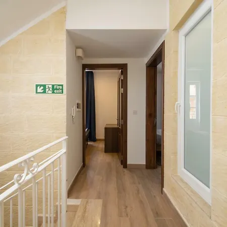 16 Lettings - Charming Character House *