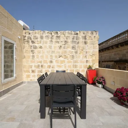 16 Lettings - Charming Character House