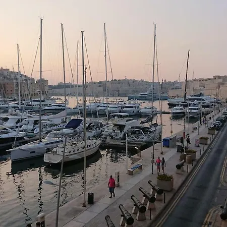 16 Lettings - Charming Character House Feriehus Birgu