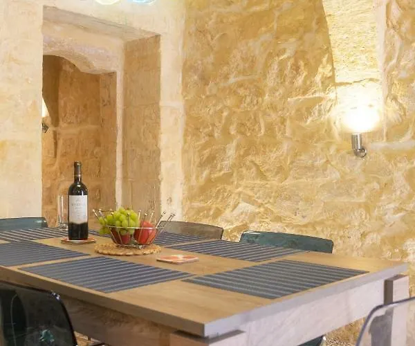 16 Lettings - Charming Character House Holiday home