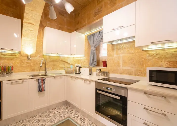 16 Lettings - Charming Character House Holiday home *