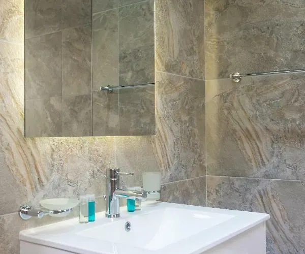 16 Lettings - Charming Character House Holiday home *