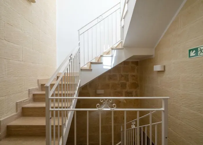 16 Lettings - Charming Character House