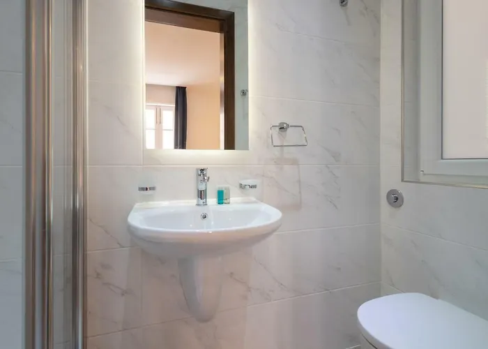 Dom wakacyjny 16 Lettings - Charming Character House *