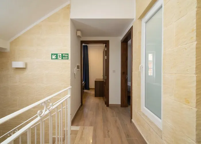 16 Lettings - Charming Character House *