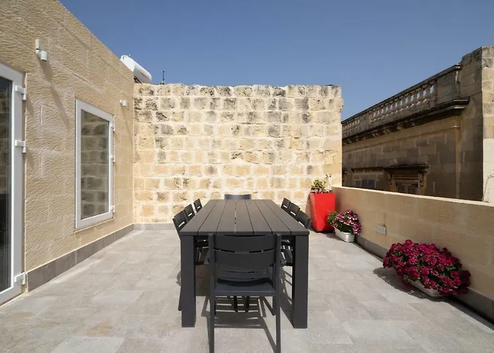 16 Lettings - Charming Character House