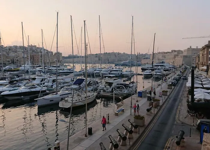 16 Lettings - Charming Character House Holiday home Birgu